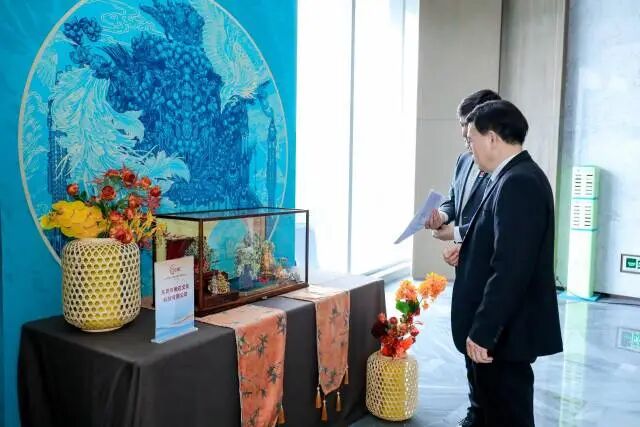 2024年大湾区文投会上，文化企业现场“搭台”，吸引与会者关注。