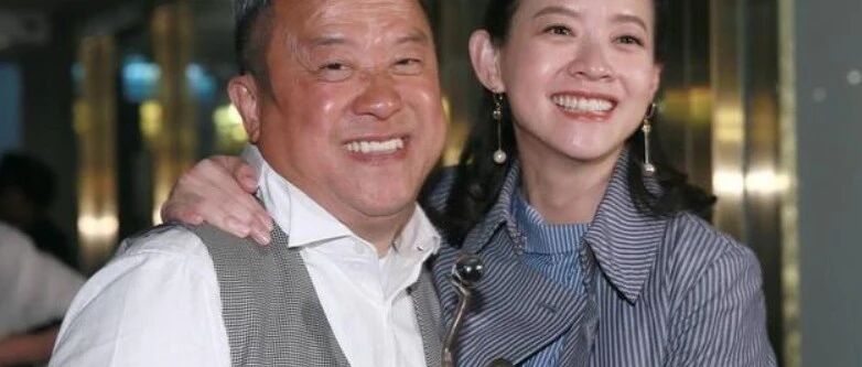 曾宝仪:私生活比父亲曾志伟还精彩,如今50岁无人敢娶