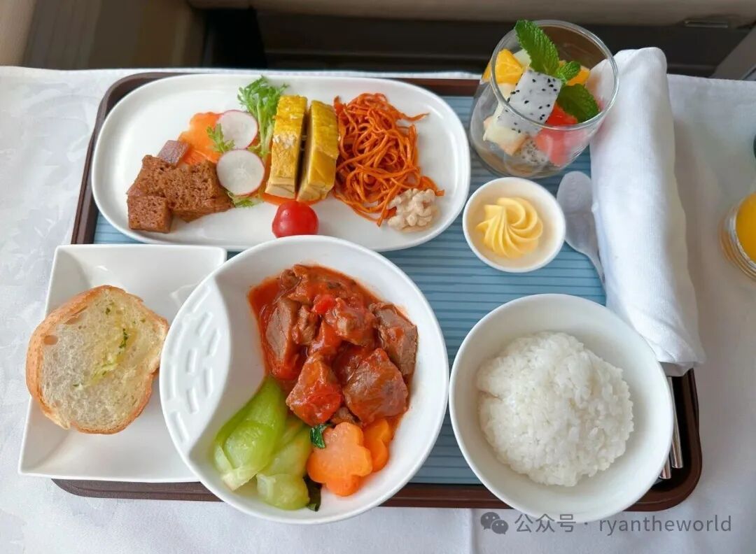 东航B777-300ER头等舱沪蓉线体验 2。8万里程兑换攻略及乘坐提醒