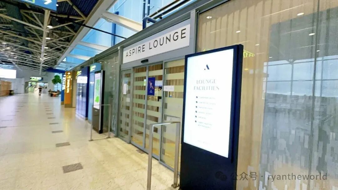 赫尔辛基飞阿姆斯特丹荷航商务舱餐盒实测 隔夜配餐干硬点心引吐槽