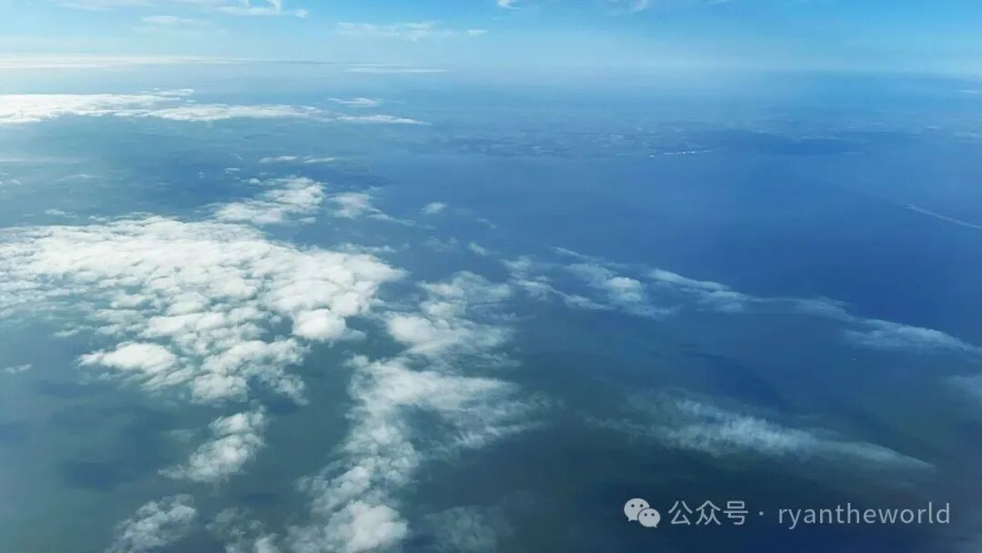 赫尔辛基飞阿姆斯特丹荷航商务舱餐盒实测 隔夜配餐干硬点心引吐槽