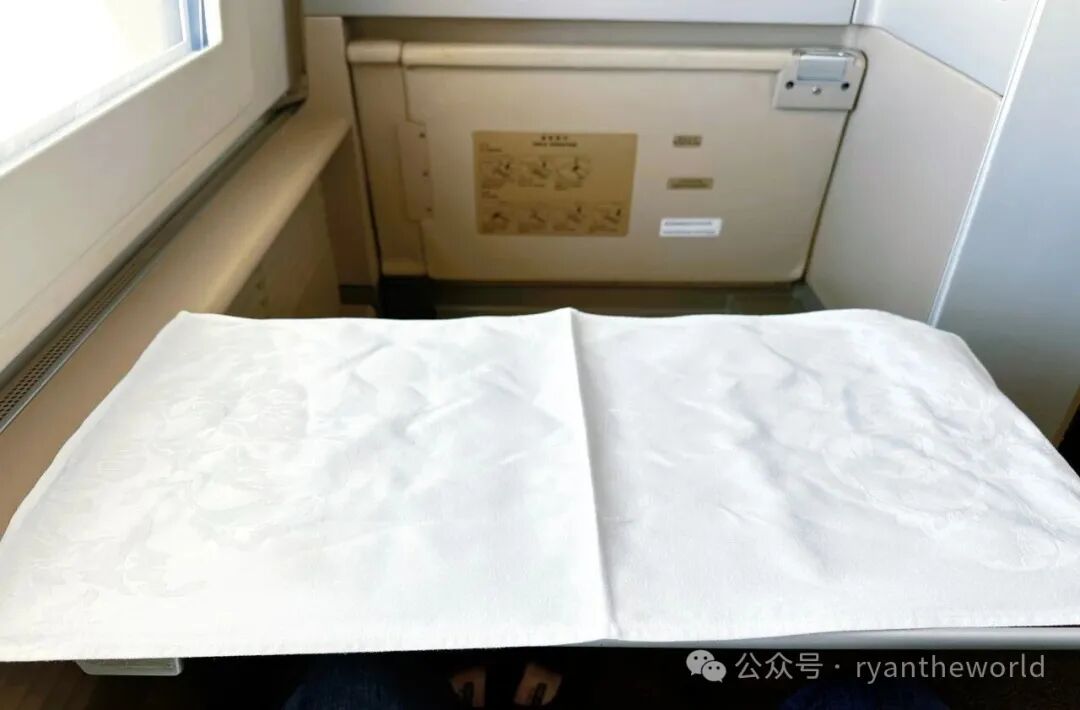 东航B777-300ER头等舱沪蓉线体验 2。8万里程兑换攻略及乘坐提醒