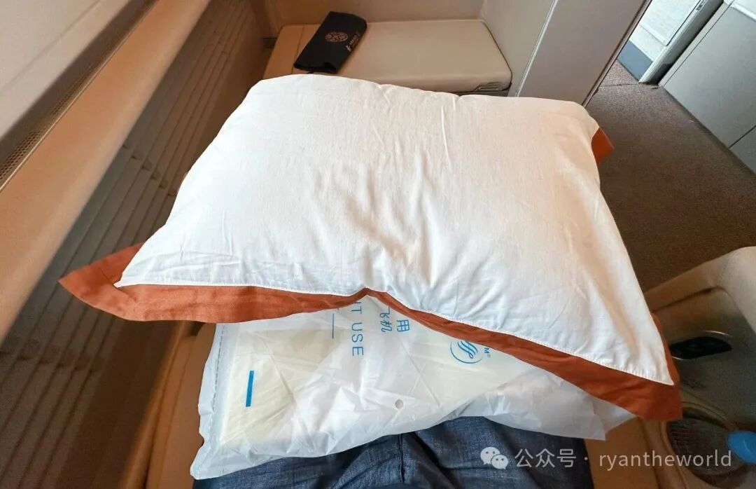 东航B777-300ER头等舱沪蓉线体验 2。8万里程兑换攻略及乘坐提醒