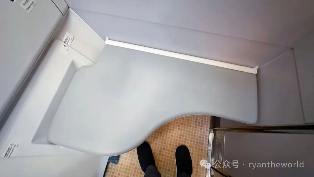 东航B777-300ER头等舱沪蓉线体验 2。8万里程兑换攻略及乘坐提醒