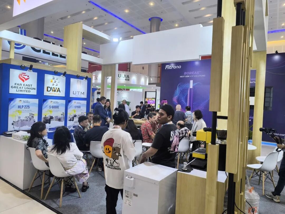 FAR EAST GREAT UNION 展位洽谈