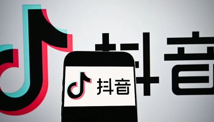 抖音推荐流“翻车”引集体吐槽，客服：正加急排查