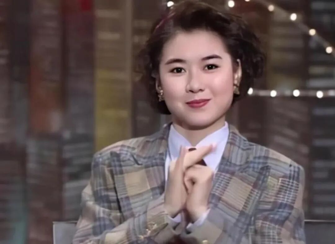 但从她的故事里,总让人莫名想起李碧华那句话:这便是爱情:大概是一