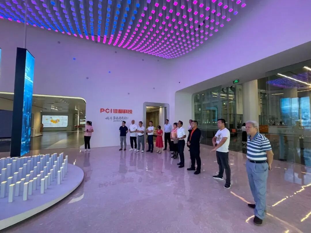 “三十而励 热AI同行”——嘉铭科技参加广州市民营企业商会会长交流会