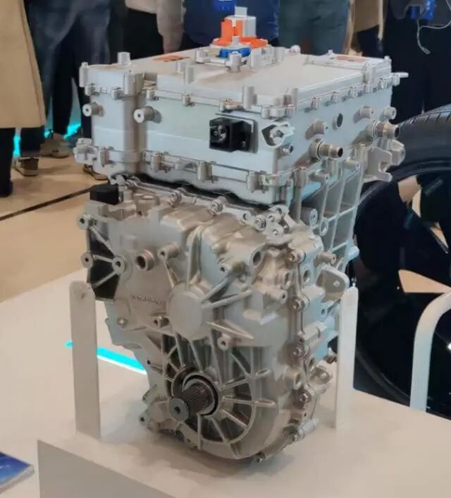 比亚迪的e3.0平台研究2——八合一控制器和域控制器的图1