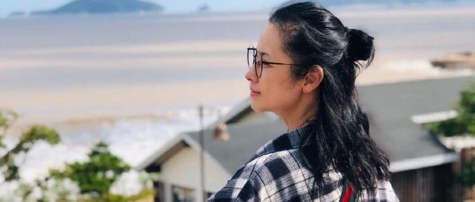 被前夫公开手撕辱骂，她居然成了惨烈的黄奕2.0！