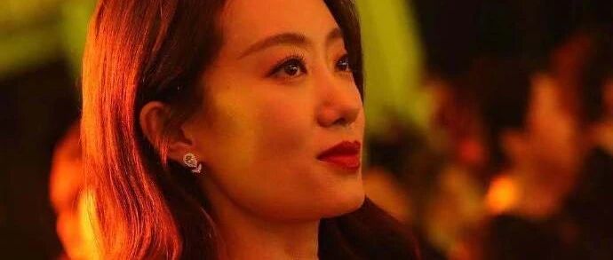 用集体吊打来形容，不算过分吧。