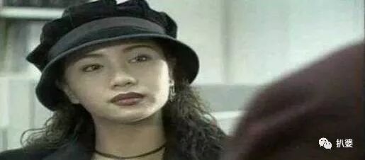绝世渣男婚内被戴连环大绿帽，小20岁娇妻与老外车内热吻，这是我见过最大快人心的现世报了！（组图） - 28