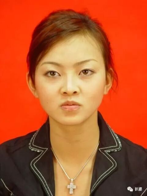 绝世渣男婚内被戴连环大绿帽，小20岁娇妻与老外车内热吻，这是我见过最大快人心的现世报了！（组图） - 39