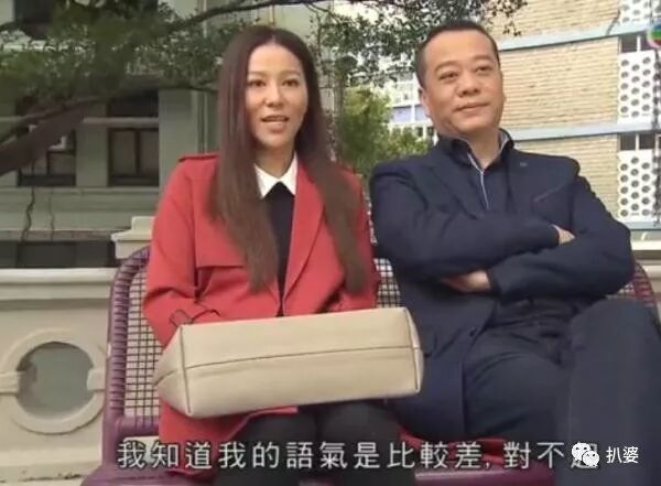 绝世渣男婚内被戴连环大绿帽，小20岁娇妻与老外车内热吻，这是我见过最大快人心的现世报了！（组图） - 58