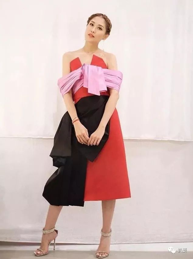 2019年度的TVB紅毯，凍齡港女們比槽點滿滿的禮服有看頭多了! 時尚 第26張