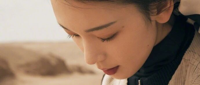 她的新恋情，有点甜也有点尴尬