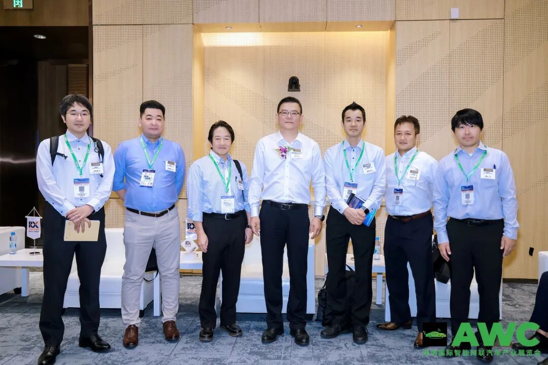 燃动鹏城！AWC 2024开幕首日智能网联汽车行业巨头齐聚，探索未来出行新风向！7