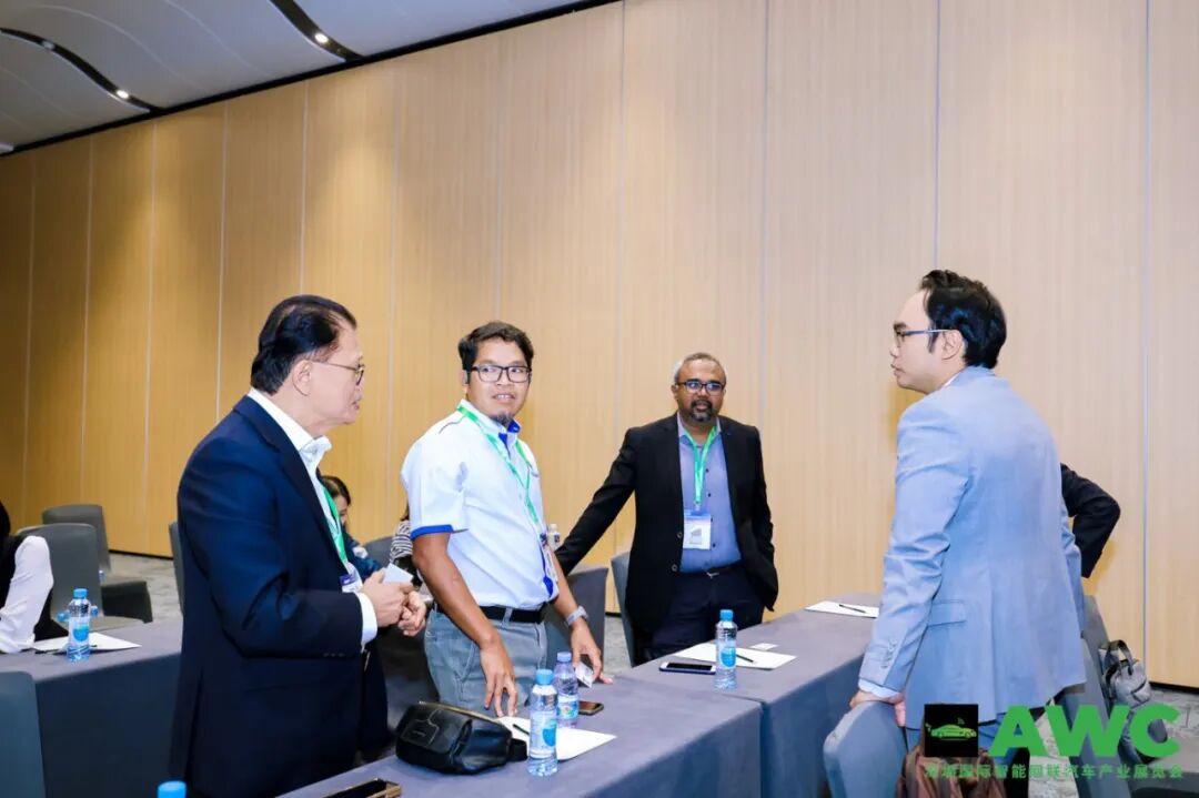 燃动鹏城！AWC 2024开幕首日智能网联汽车行业巨头齐聚，探索未来出行新风向！3