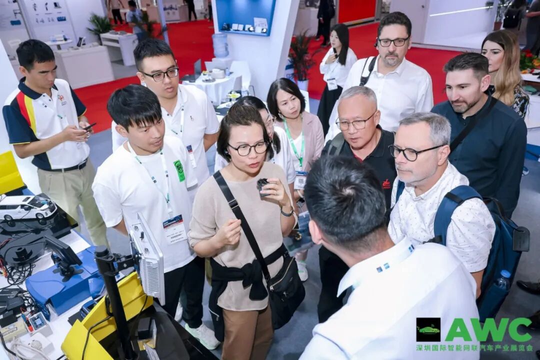 燃动鹏城！AWC 2024开幕首日智能网联汽车行业巨头齐聚，探索未来出行新风向！22