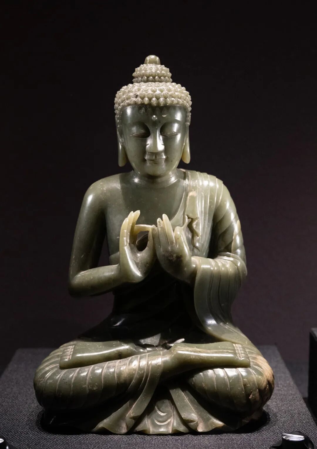 青玉佛.jpg