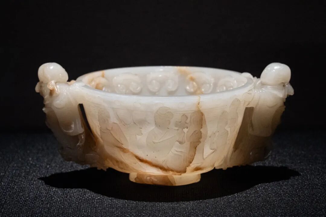 白玉礼乐图杯.jpg