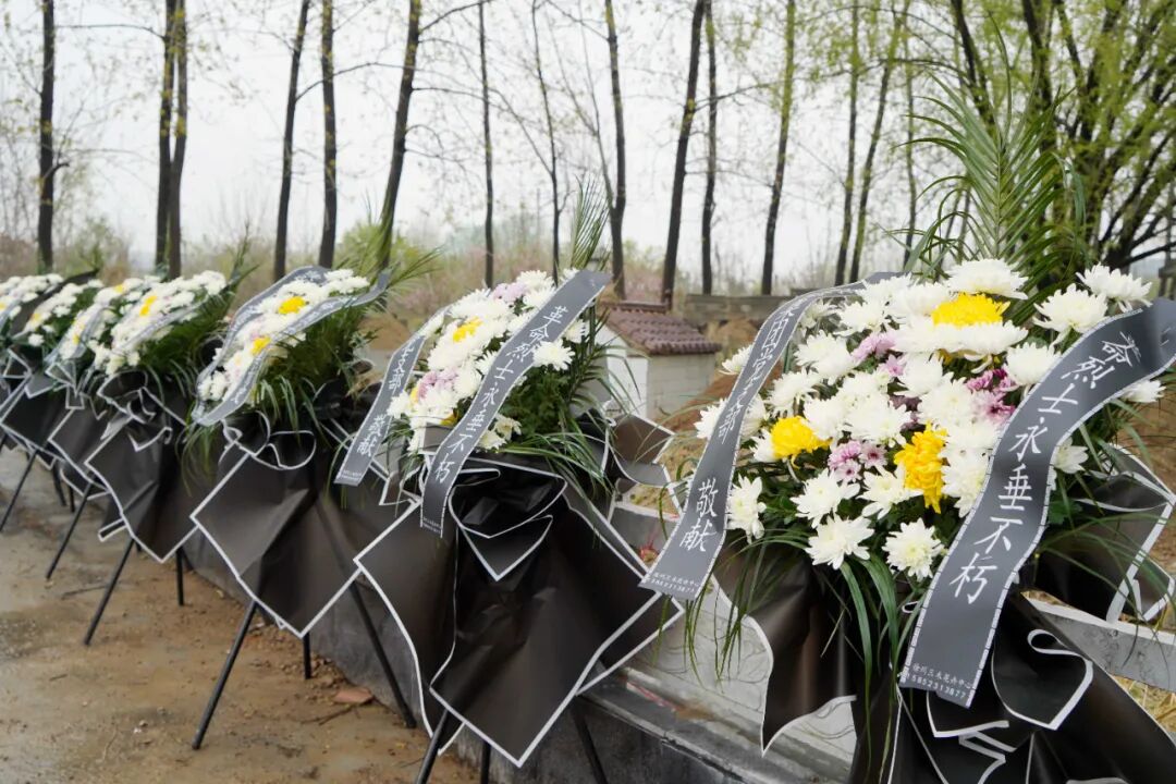 缅怀革命先烈 传承红色精神 (3).JPG