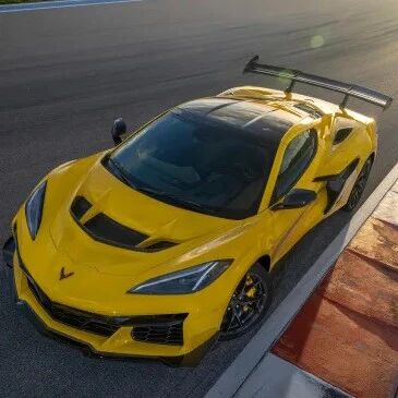 【北美战车】2025 款 Corvette ZR1 打破速度记录—以惊人的最高速度挑战世界上最快的超级跑车。