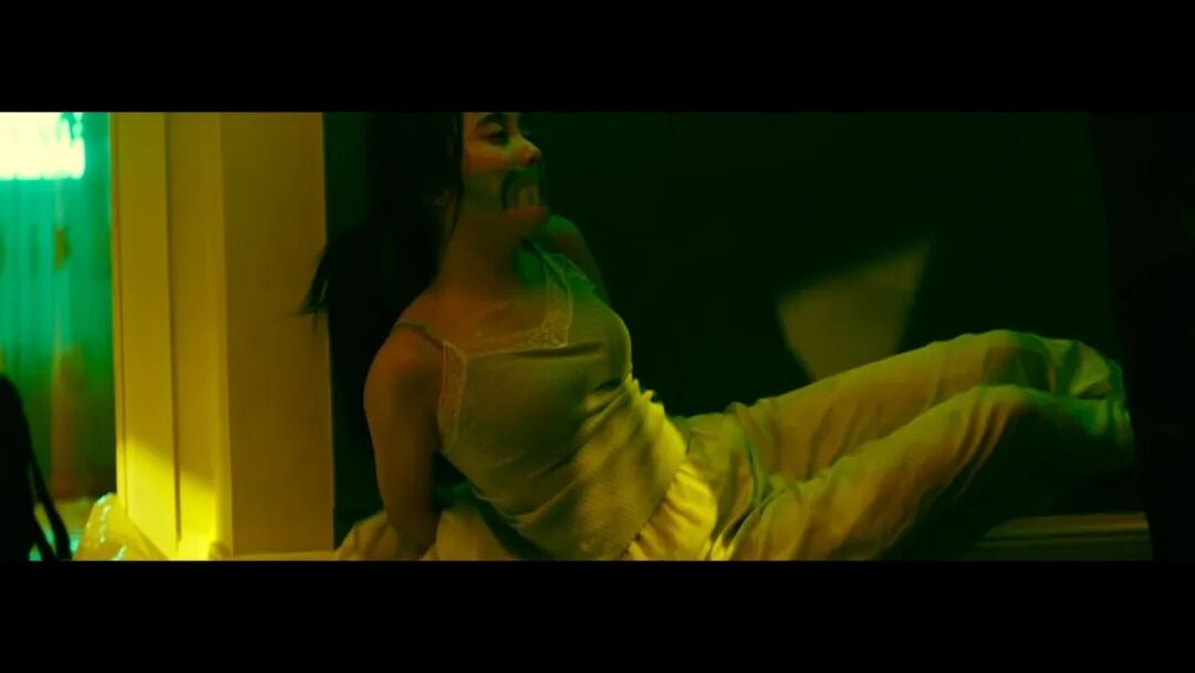 狂删50分钟，黑暗依然不减，这部犯罪电影《坚如磐石》能拍出来就赢了