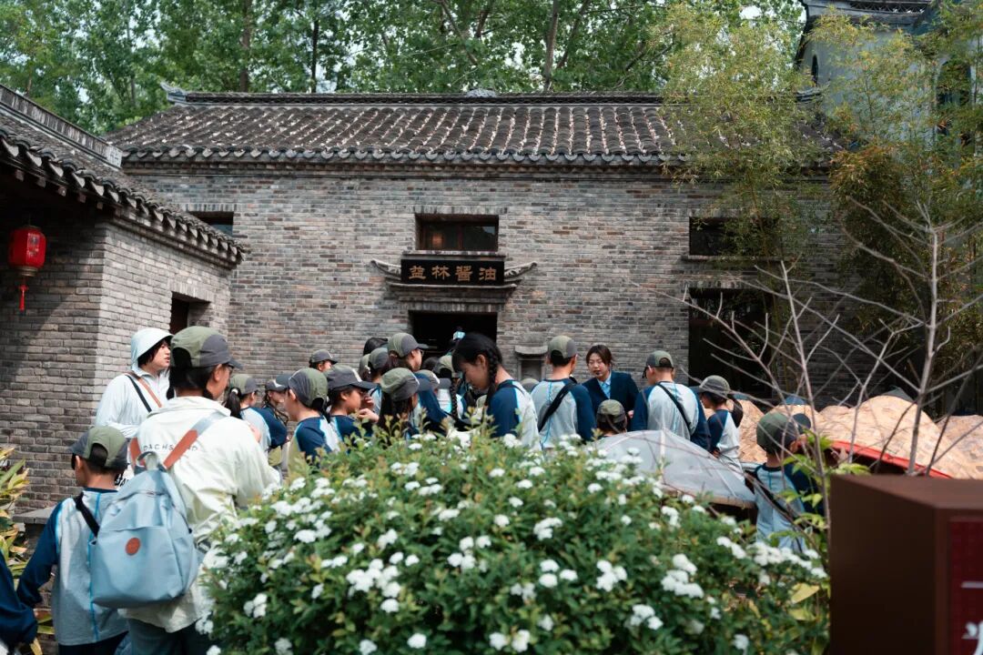 参观益林酱油.JPG