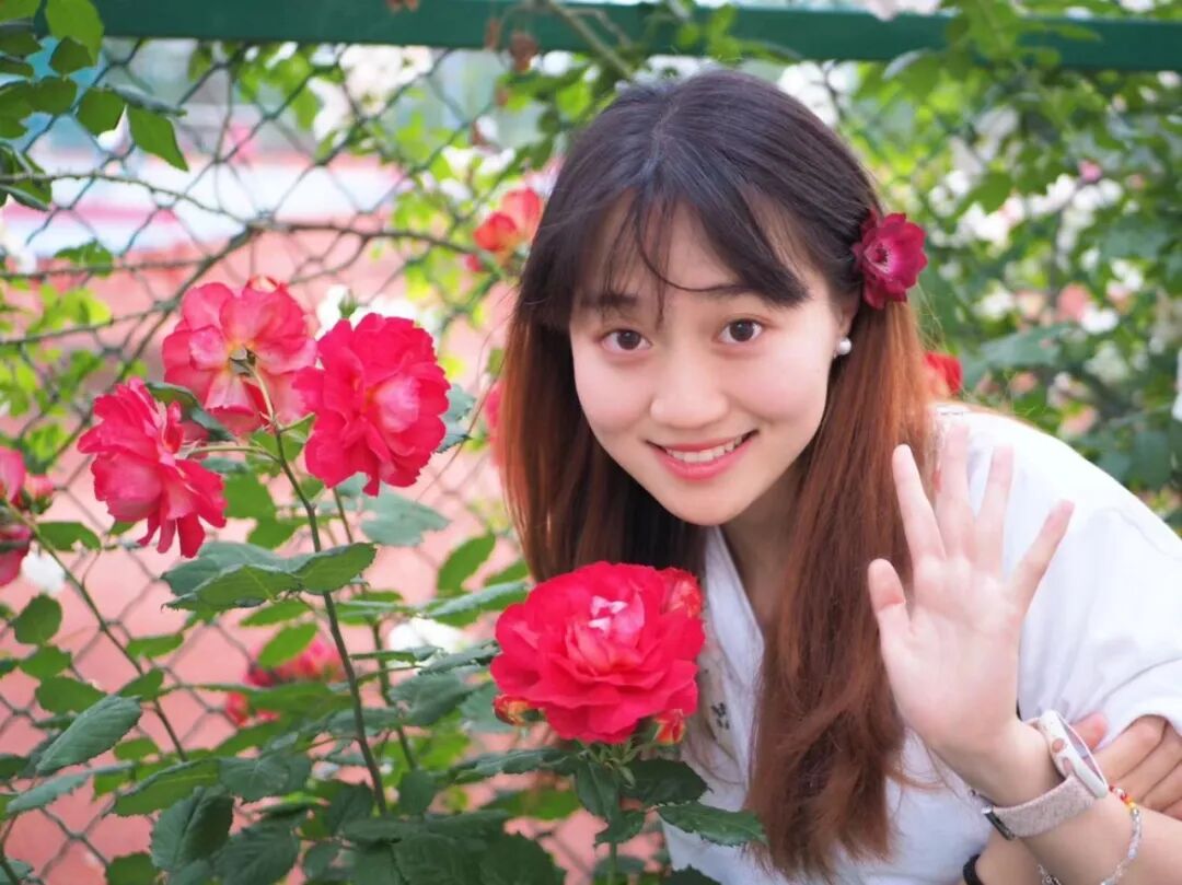 初夏的浪漫怎么少得了和锦城"校花"们合影