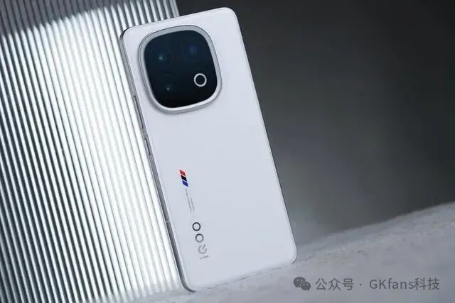 2024年旗舰手机大横评：小米、VIVO 、OPPO、荣耀、iQOO