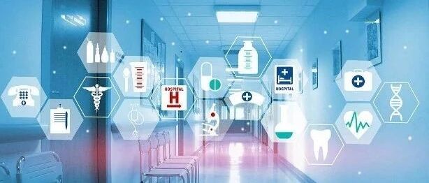 身体被敲断4次后，“折叠人”终于出院了！