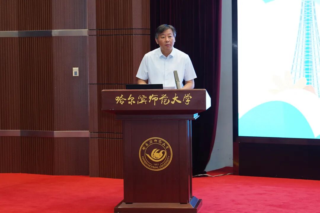 蒋鲲校长致辞-远景.JPG