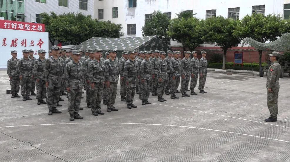 会东预定新兵役前训练进行时：模拟实战，“老兵” 和研究生新兵展现参军决心插图