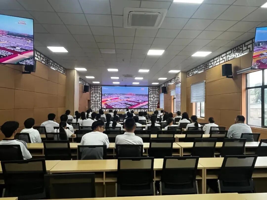 会东县各界观看抗战胜利 80 周年阅兵，伟大抗战精神激发奋进热潮插图6