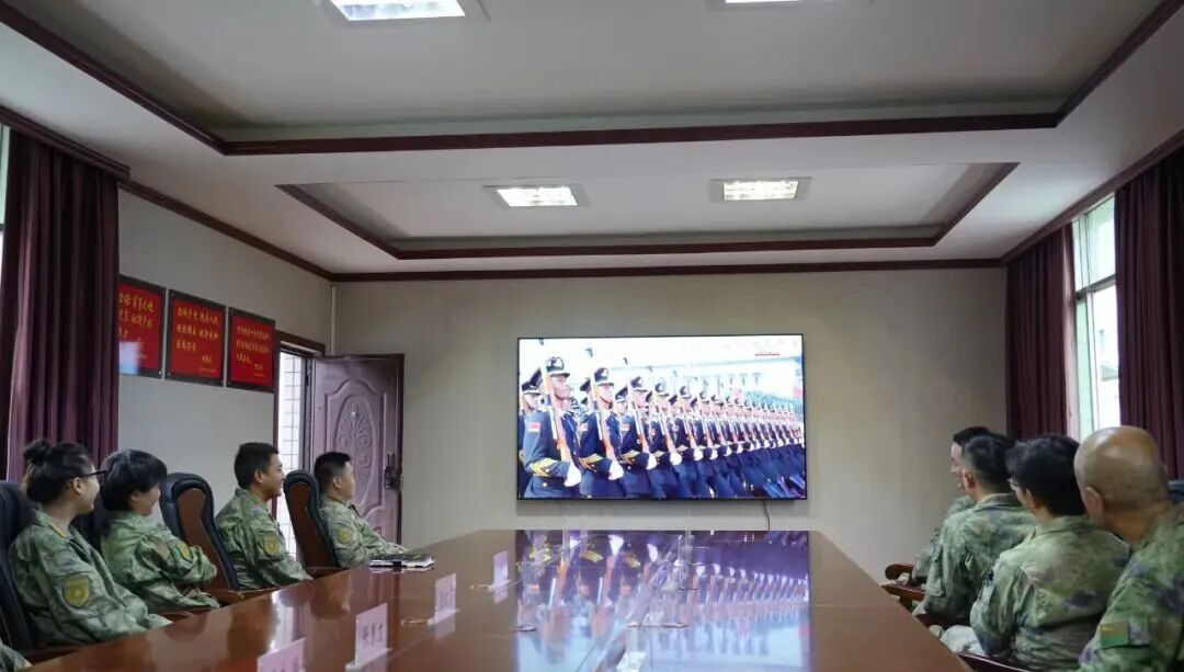 会东县各界观看抗战胜利 80 周年阅兵，伟大抗战精神激发奋进热潮插图1