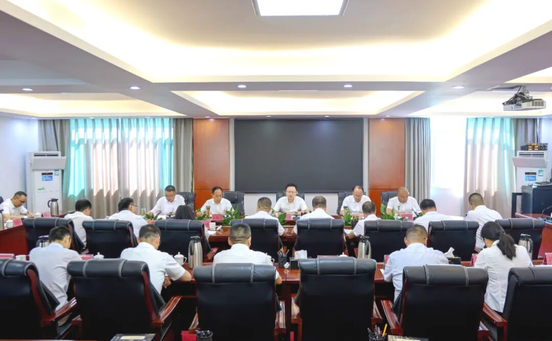 县委理论学习中心组专题学习会召开插图