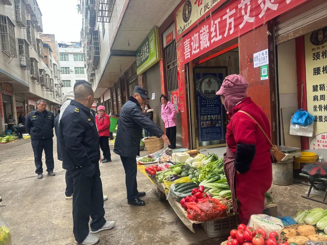 会东县城市管理专项整治一周：成效初显，直面难题再出发插图