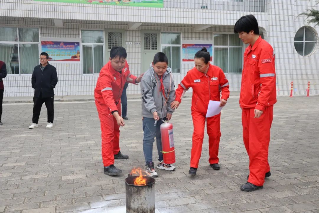 看油气生产一线的青春范儿