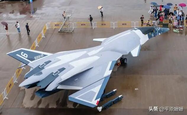 白帝战机地面展示