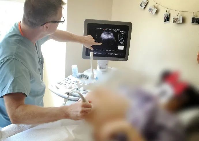 有錢人為什么去美國(guó)生孩子_美國(guó)生孩子給多少錢_美國(guó)生孩子給錢