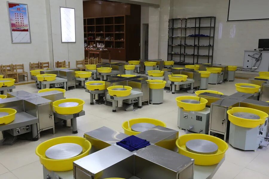 高鐵乘務(wù)專業(yè)錄取分?jǐn)?shù)線_空乘高鐵乘務(wù)專業(yè)學(xué)校_2023年高鐵空乘專業(yè)學(xué)校錄取分?jǐn)?shù)線