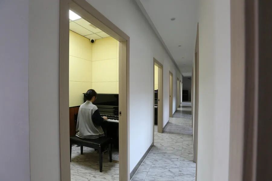 空乘高鐵乘務(wù)專業(yè)學(xué)校_高鐵乘務(wù)專業(yè)錄取分?jǐn)?shù)線_2023年高鐵空乘專業(yè)學(xué)校錄取分?jǐn)?shù)線