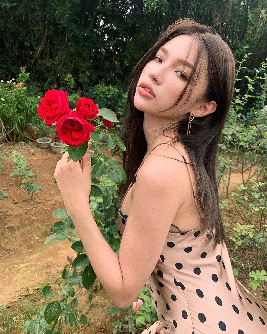 【美女】辣台妹来了，这对尤物双胞胎的“偷心穿搭”火爆ins，大胸翘臀电晕网友！（组图） - 26