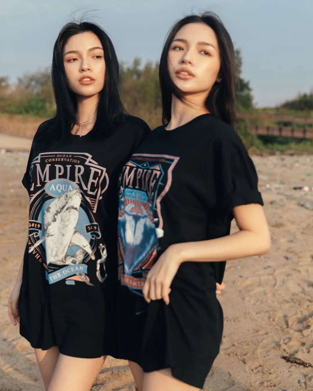 【美女】辣台妹来了，这对尤物双胞胎的“偷心穿搭”火爆ins，大胸翘臀电晕网友！（组图） - 14