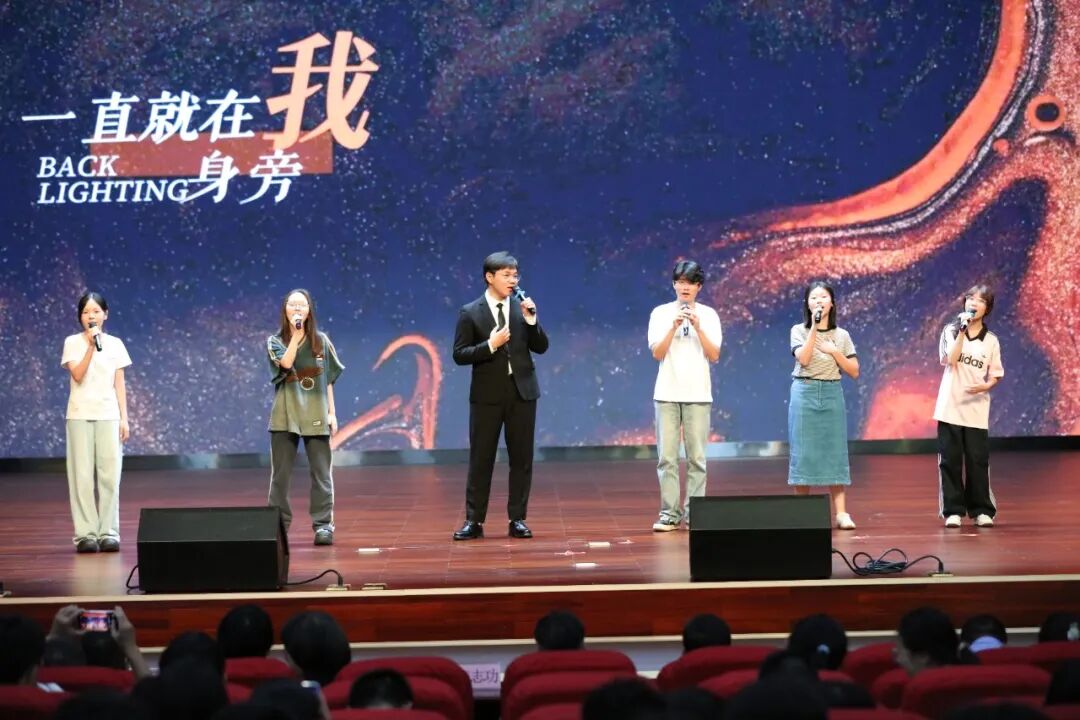 学生表演节目 (1).JPG