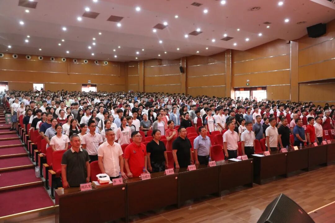 奏唱国歌 (5).JPG