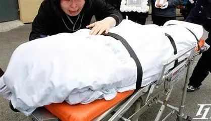15岁少年的愤怒，厦门一学生砍父母致母死父伤，原因发人深省
