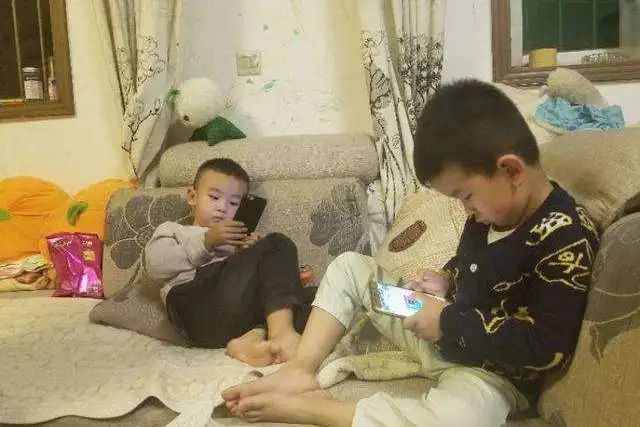 15岁少年的愤怒，厦门一学生砍父母致母死父伤，原因发人深省