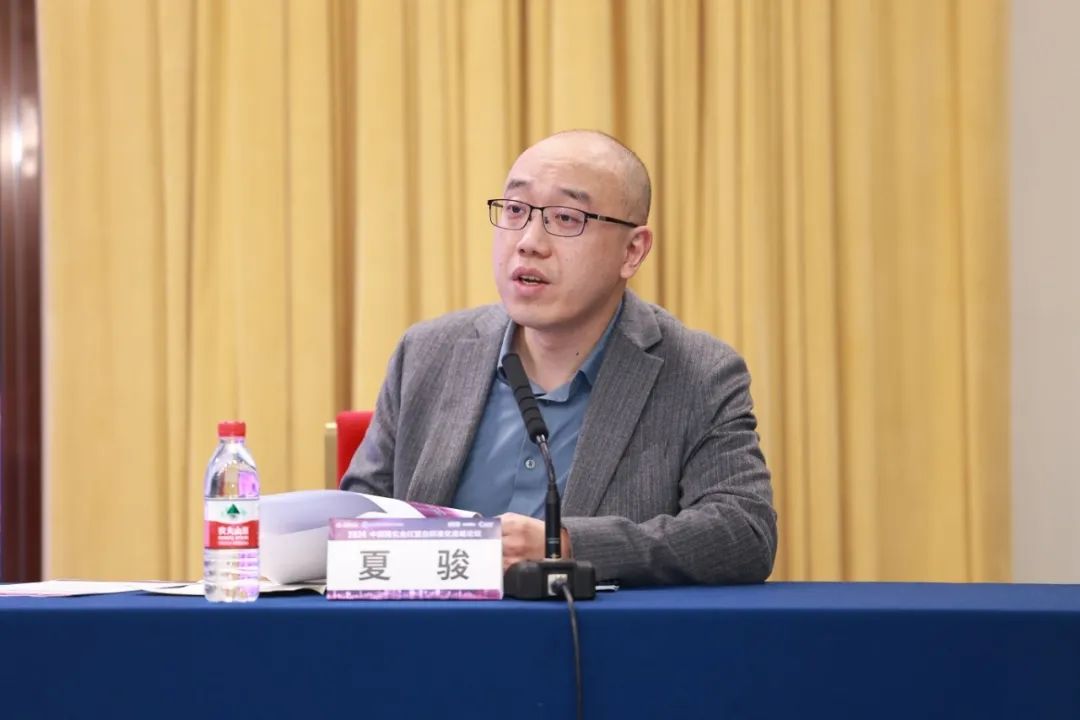 汇聚专业医学学术知识,提供线上线下整体解决方案